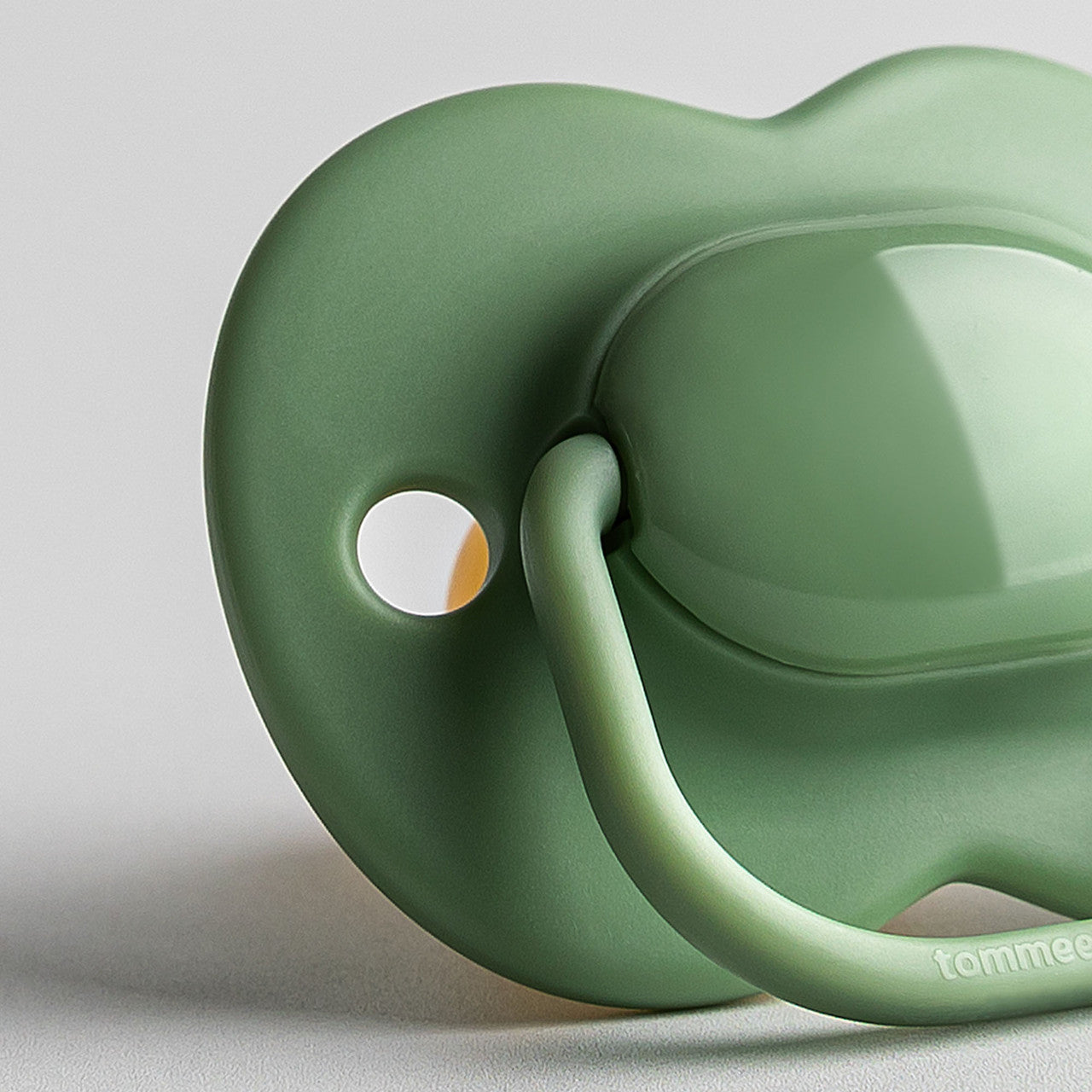 TOMMEE TIPPEE Natural Latex - Cherry Latex Soother